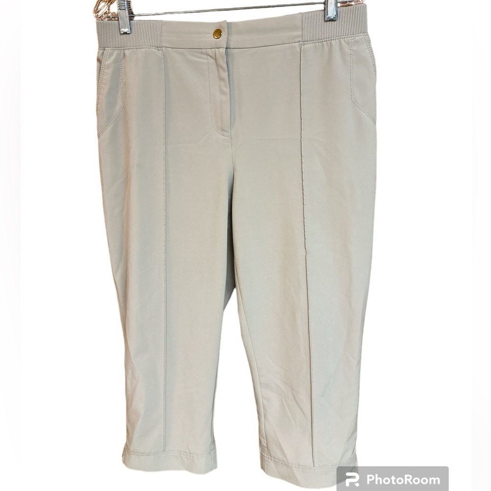 Weekends by Chicos Beige Capri Zipper and Snap Pockets Size 1 (Small, 8-10)